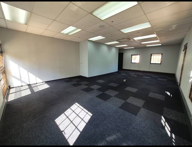 905M² OFFICE TO LET IN WOODMEAD